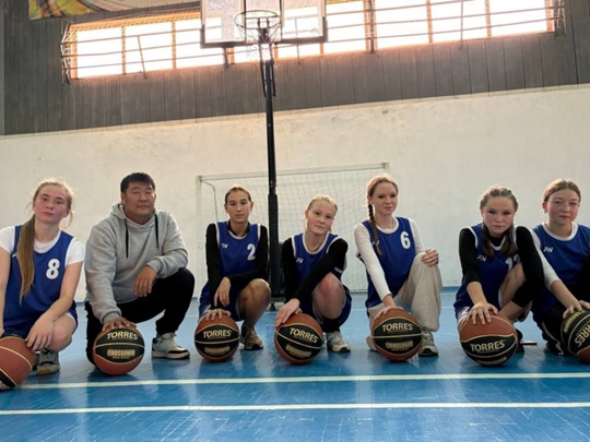 Товарищеская встреча по баскетболу.