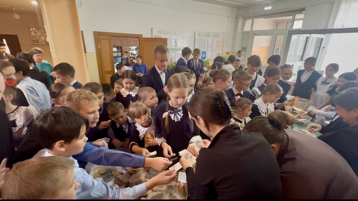 Участие в осенней благотворительной ярмарке.