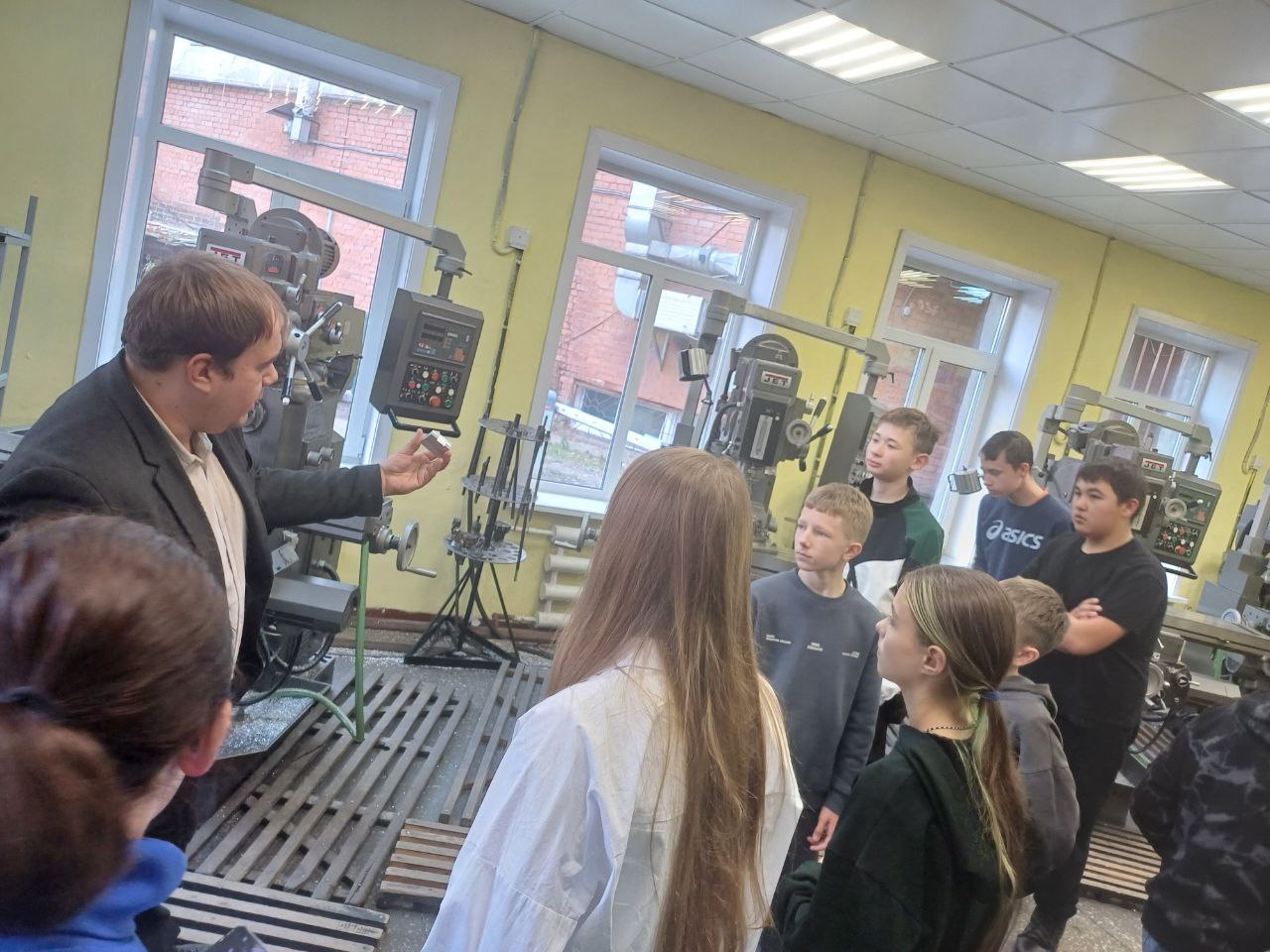 Экскурсия в ГБПОУ ИО Иркутский авиационный техникум.